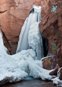 Rainbow Falls Frozen